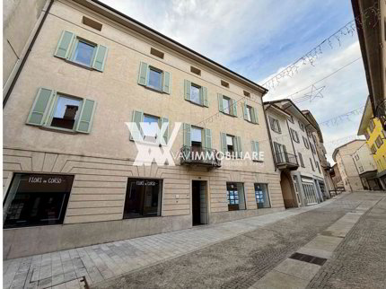 MENDRISIO: UFFICIO/NEGOZIO NEL CENTRO STORICO 1/1