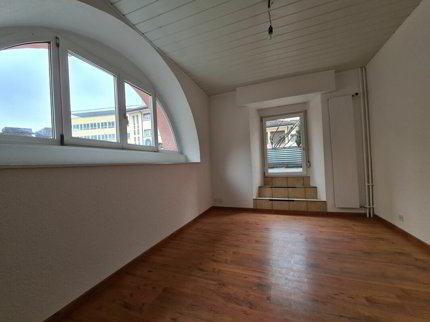 Appartement en terrasse de 4 pièces en location à Le Locle - 90 m² 1/5