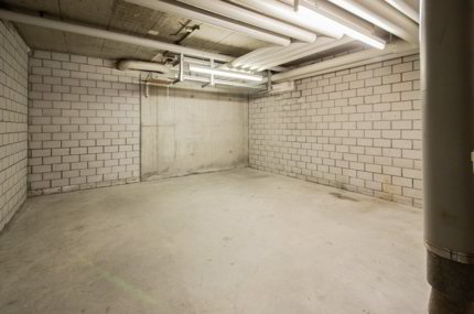 Zu vermieten: Diverse Lagerräume von 24 bis 50 m² 1/3