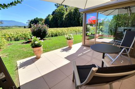 Magnifique appartement en rez de jardin vue dégagée sur la campagne en viager occupé sans rente 1/5