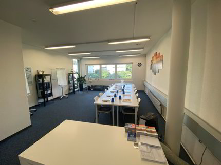 Helles Einzelbüro mit grosser Fensterfront 1/5