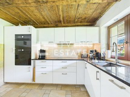 CHARMANTE MAISONETTE MIT VIEL PLATZ UND BESONDEREM WOHNAMBIENTE 1/5