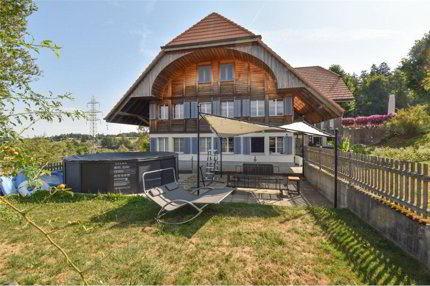 2001 massiv erbautes Bauernhaus mit 3 Wohnungen und erhaltenem Speicher. 1/5