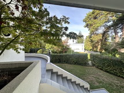 RENOVATED 7-ROOM DUPLEX APARTMENT WITH PRIVATE GARDEN 1/5
