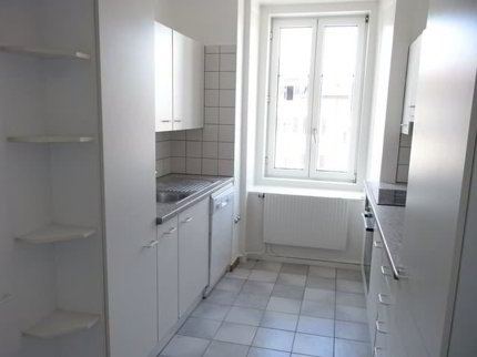 Appartement de 4 pièces en ville avec balcon 1/5