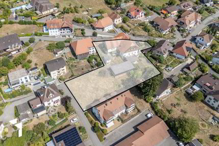 Baulandparzelle von 2'210m2 in bevorzugtem Wohnquartier 1/3
