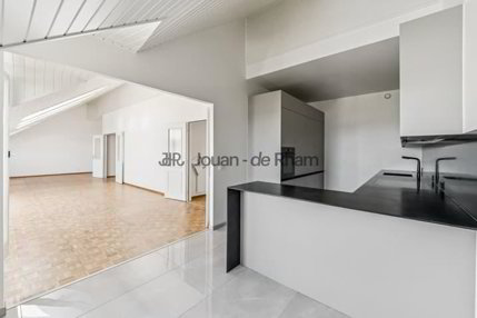 Malagnou | Spacieux appartement rénové au coeur de Genève 1/5