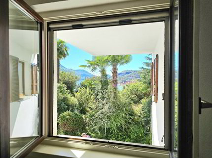 Wohnung in Villa: Erdgeschoss mit Kamin, Sitzplatz und Seeblick 1/5
