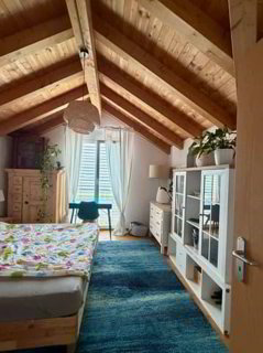 Charmante 4.5-Zimmer-Dachwohnung mit Bergpanorama in Susten 1/5
