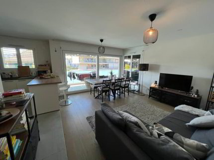 Charmant appartement en attique de 3 pièces à Nyon 1/5