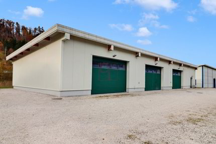 Moderner Depot- und Werkstattstandort in Enney - Ideale Lage in der Nähe von Bulle 1/3