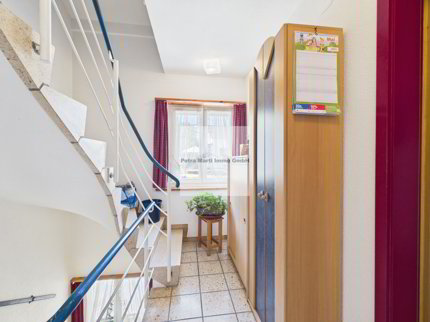 Einfamilienhaus mit Einliegerwohnung 1/5