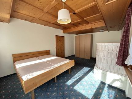 3.5 Zi-Ferienwohnung im Zentrum mit Ausbaupotential 1/5