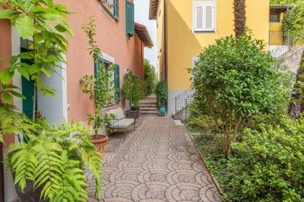 ELEGANTE WOHNUNG MIT GROßER TERRASSE UND PANORAMABLICK 1/5