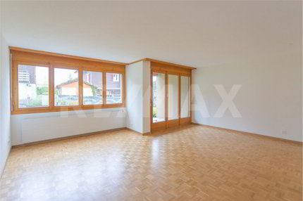 praktische, zentrale, 2½-Zimmer-Gartenwohnung 1/5