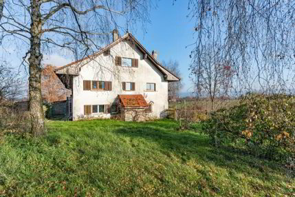 Belle ferme jumelée dans un cadre verdoyant en campagne fribourgeoise 1/5