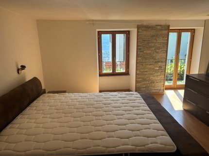 Charmante 3.5-Zimmerwohnung mit Cheminée, Balkon und modernem Wohnkomfort in Orselina / Affascinante appartamento di 3.5 locali con camino, balcone e comfort abitativo moderno a Orselina 1/5