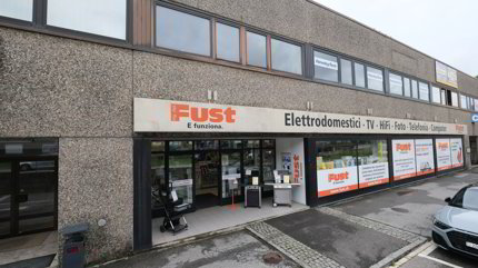 Spazio commerciale a reddito - ottimo investimento immobiliare | Espace commercial à revenu - excellent investissement immobilier | Income-generating commercial space - excellent real estate investmen 1/5
