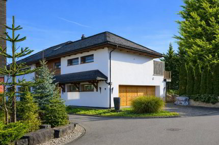 7.5-Zimmer-Villa mit Pool und Garten in Altstätten 1/5