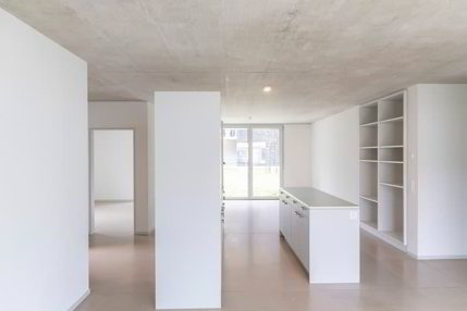Moderne 3.5-Zimmer-Wohnung mit Balkon im Quartier Les Amis, Biel/Bienne 1/5