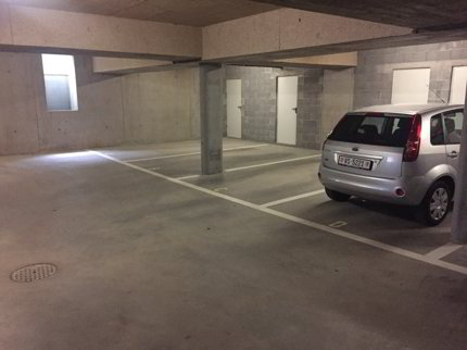 Place de parc couverte en location à Conthey - Réf 29716 1/1