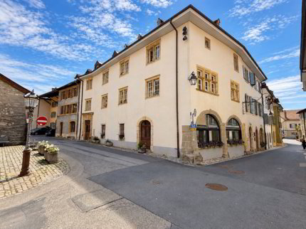 Magnifique immeuble historique à affectation mixte restaurant et habitations 1/1