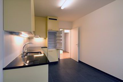 Grosszügige, helle Wohnung an zentraler Lage 1/5