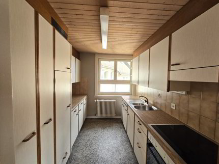 Helle 3.5-Zimmer-Dachgeschosswohnung im 4. OG 1/5