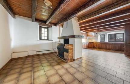 Maison villageoise et grange à fort potentiel 1/5