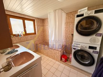 4.5-Zimmer-Hausteil mit grosszügigen Räumen 1/5