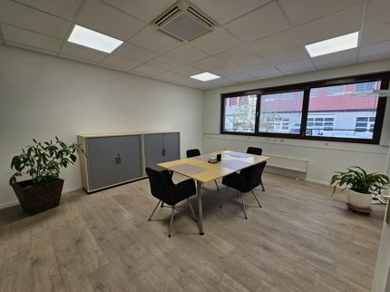 380 m2 répartis en 4 locaux commerciaux 1/5