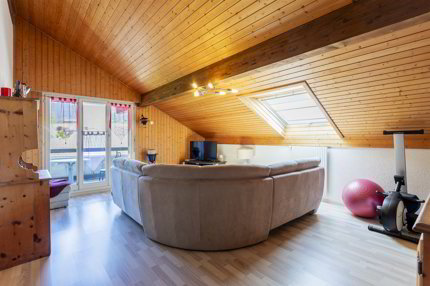 3.5P-Wohnung im obersten Stock mit Balkon und Garage 1/5