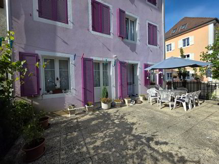 Maison jumelée avec deux logements et une terrasse 1/5