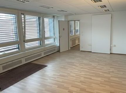 Bureau à louer en centre ville de Fribourg ! 1/3