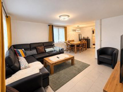Maison de 7.5 pièces en vente à Unterkulm - 135 m² 1/5