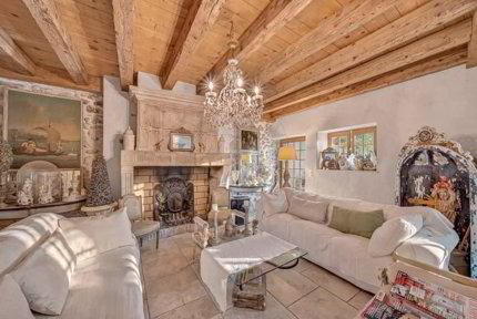 Renovated village house with mountain & lake views, Givrins 1/5