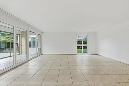 wunderschöne 4.5 Zimmer Gartenwohnung mit Wintergarten 1/5