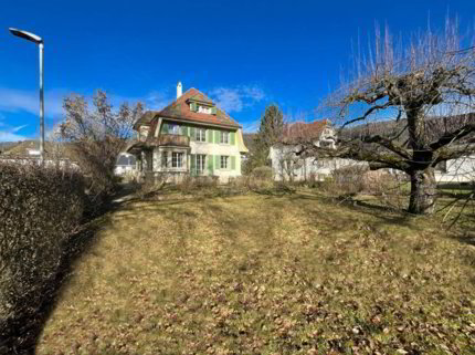 8.5-Zi-Haus, auch als Mehrgenerationenhaus nutzbar, auf 1'441 m2 Land mit Baulandreserve 1/1