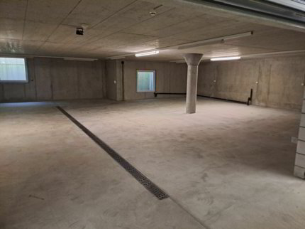 Parking souterrain en location à Lützelflüh-Goldbach - 175 m² 1/3
