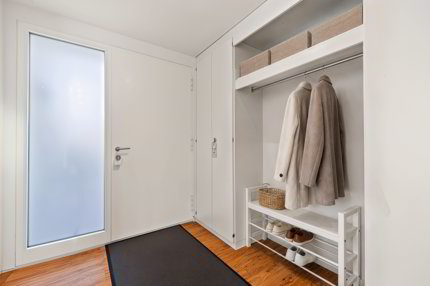 Grosszügiges 6.5-Zimmer Einfamilienhaus mit Pool & Wintergarten 1/5