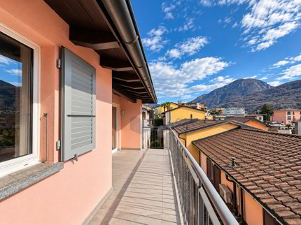 MELIDE · UNA CASA, UNA CANTINA STORICA E UNA COLLEZIONE DI VINI CHE RESTA 1/5