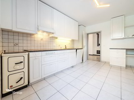 Charmante, renovierte 4.5-Zimmer-Altbauwohnung mit schönem Garten 1/5