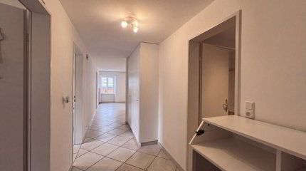Helle 4.5-Zimmer-Wohnung in Felsberg 1/5