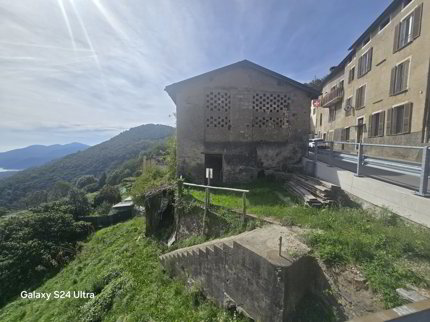 TERRENO EDIFICABILE CON RUSTICO VISTA LAGO A CADEMARIO 1/5