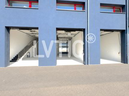 Ateliers, dépôts de 400 m2 à vendre à Collombey 1/5