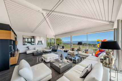 EN EXCLUSIVITÉ: Villa moderne avec piscine, vue sur le lac et le... 1/5