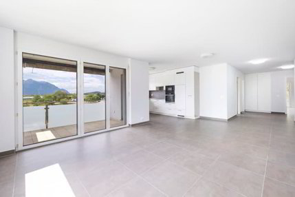 Lumineux appartement en attique de 4 pièces avec vue sur les... 1/5