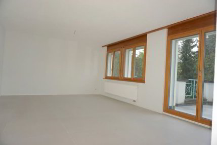 ARI-249 Magnifique appartement rénové de 4,5 pièces avec parking 1/5