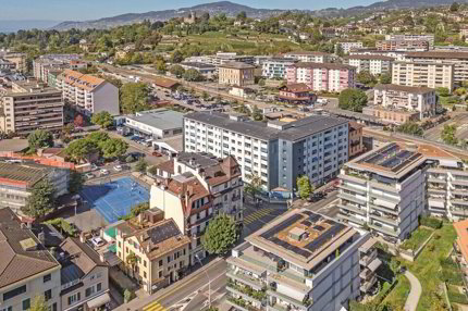 Maison individuelle de 16 pièces en vente à Clarens - 355 m² 1/5