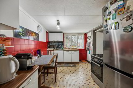 Doppeleinfamilienhaus auf grossem Grundstück mit Ausbaureserven 1/5